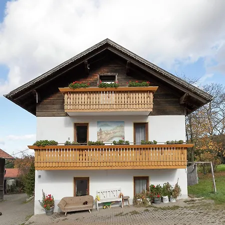 Flat On A Farm Near The Arber Area Holiday home Neukirchen beim Heiligen Blut